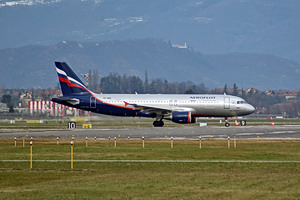 Airbus 320 Aeroflot in rullaggio prima del decollo a Caselle © Beppe Miglietti