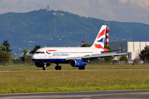 Airbus 320 British Airways sullo sfondo suggestivo della Basilica di Superga © Alberto Schilirò