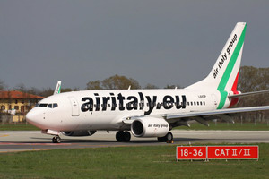 Clicca per ingrandire - Boeing 737-700 NG di Air Italy in rullaggio a Caselle © Fabio Braghini