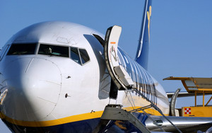 Primo piano di un Boeing 737 Ryanair parcheggiato a Caselle © Beppe Miglietti