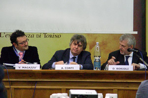 Un momento della tavola rotonda: da destra Daniele Borioli, Angelo Conti e Valentino Magazzù © Beppe Miglietti
