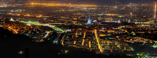 Panorama notturno dalla Basilica di Superga © Fabrizio Amort