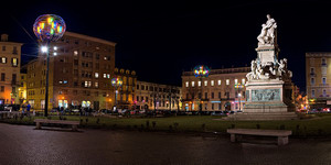 Piazza Carlo Emanuele II addobbata con le Luci d'Autore © Fabrizio Amort