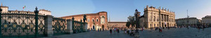 Vista panoramica di Piazza Castello. Da sinistra Palazzo Reale con la cancellata, sulla destra Palazzo Madama © Mauro Piumatti
