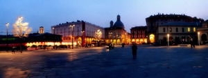 Suggestivo notturno di Piazza della Repubblica © Marco Bramato http://www.panoramio.com/photo/2183398