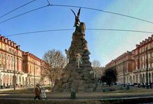 Clicca per ingrandire - Monumento al traforo del Frejus in piazza Statuto &copy; Mauro Piumatti