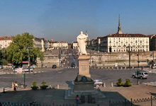 Clicca per ingrandire - Vista panoramica di Piazza Vittorio dalla Chiesa della Gran Madre di Dio &copy; Mauro Piumatti