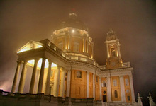 Clicca per ingrandire - Suggestiva atmosfera notturna alla Basilica di Superga © Alberto Zampieri
