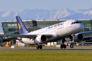 Airbus 320 “CAI” in fase di rotazione durante il decollo da Caselle © Alberto Schilirò